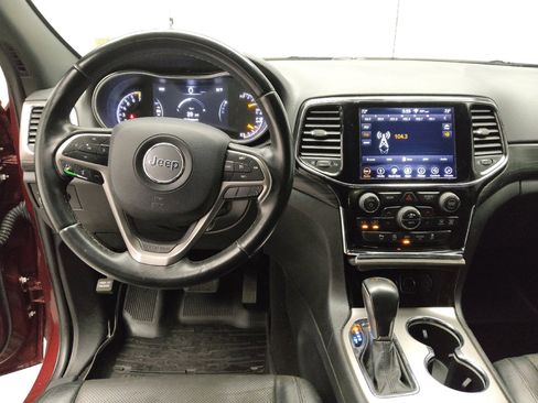 Used 2019 Jeep Grand Cherokee Laredo w/ Laredo X Package image 22