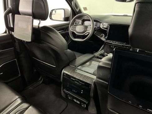 Used 2022 Jeep Wagoneer Series II w/ Rear Seat Video Group 1 AWD/4WD image 29