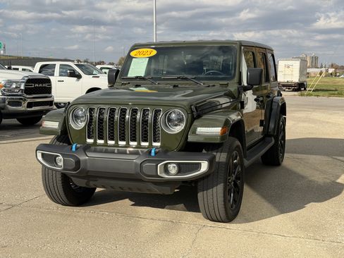 Used 2023 Jeep Wrangler Sahara w/ Cold Weather Group image 21