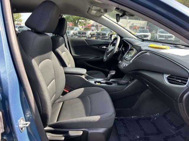 Used 2025 Chevrolet Malibu LT FWD image 9