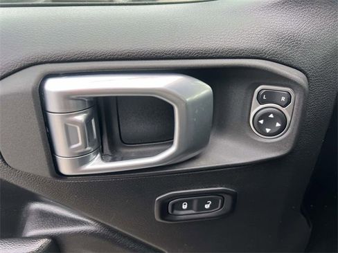 Used 2022 Jeep Wrangler Unlimited Rubicon w/ Xtreme Recon 35" Tire Package image 16