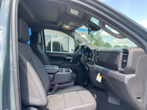 Used 2025 Chevrolet Silverado 1500 LT AWD/4WD image 15