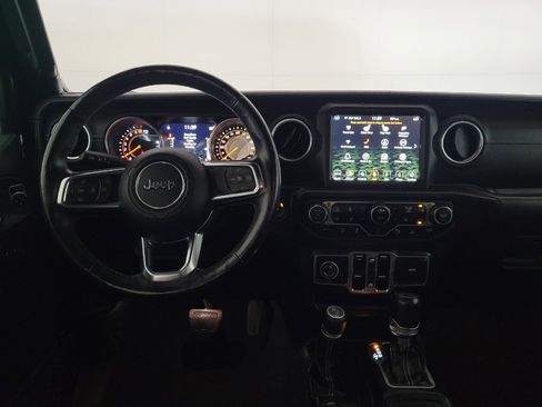 Used 2018 Jeep Wrangler Unlimited Sahara AWD/4WD image 22