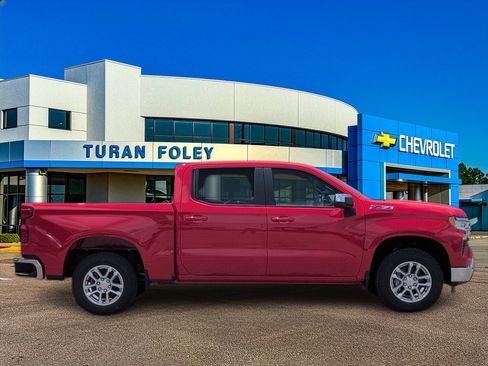 New 2026 Chevrolet Silverado 1500 LT w/ Z71 Off-Road Package AWD/4WD image 7