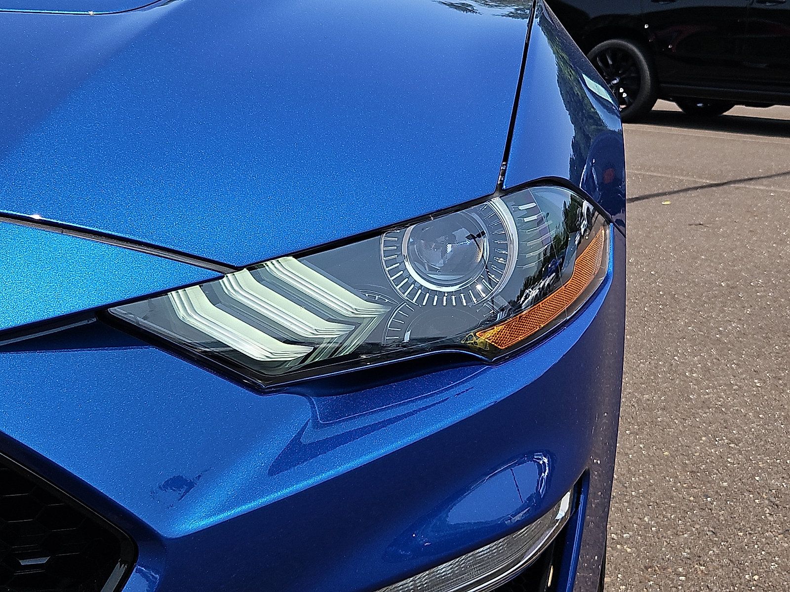 Used 2022 Ford Mustang GT Premium w/ Black Accent Package RWD image 9