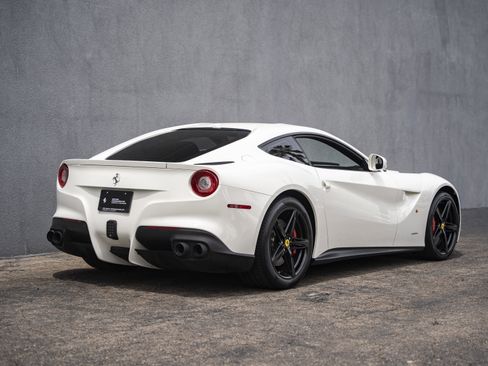 Certified 2015 Ferrari F12 Berlinetta RWD image 5