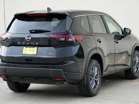 Used 2024 Nissan Rogue S AWD/4WD image 43