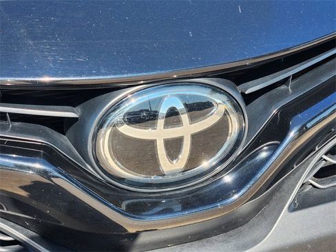Used 2024 Toyota Camry SE image 11