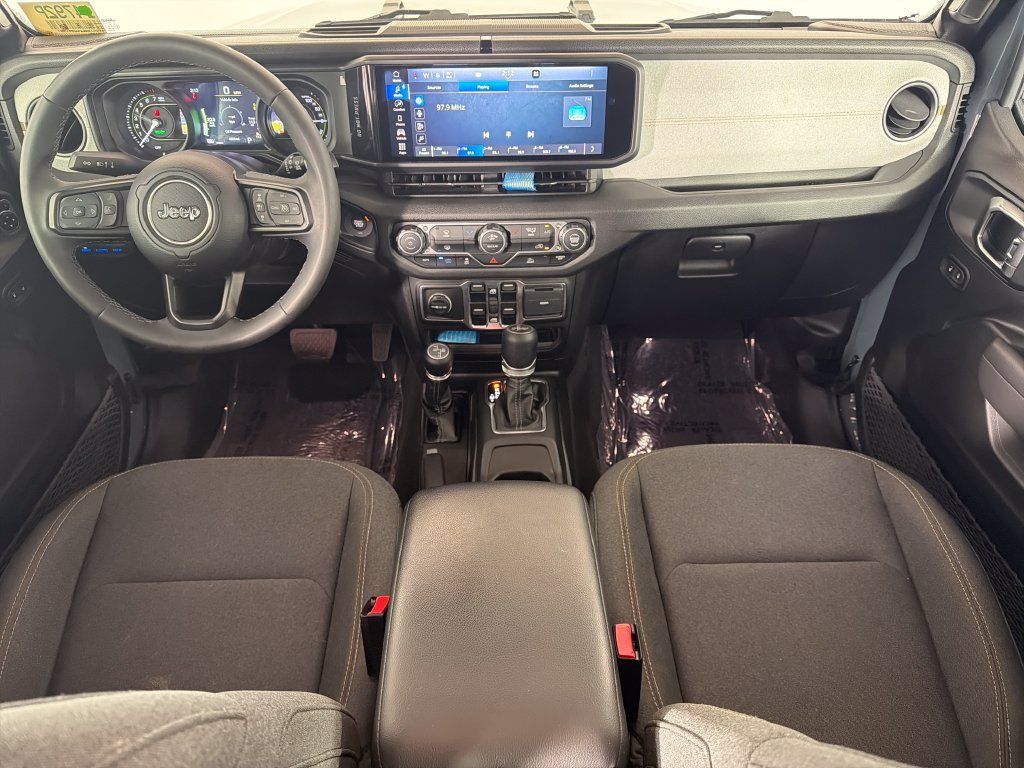 Used 2025 Jeep Wrangler Unlimited Sport S 4xe AWD/4WD image 21