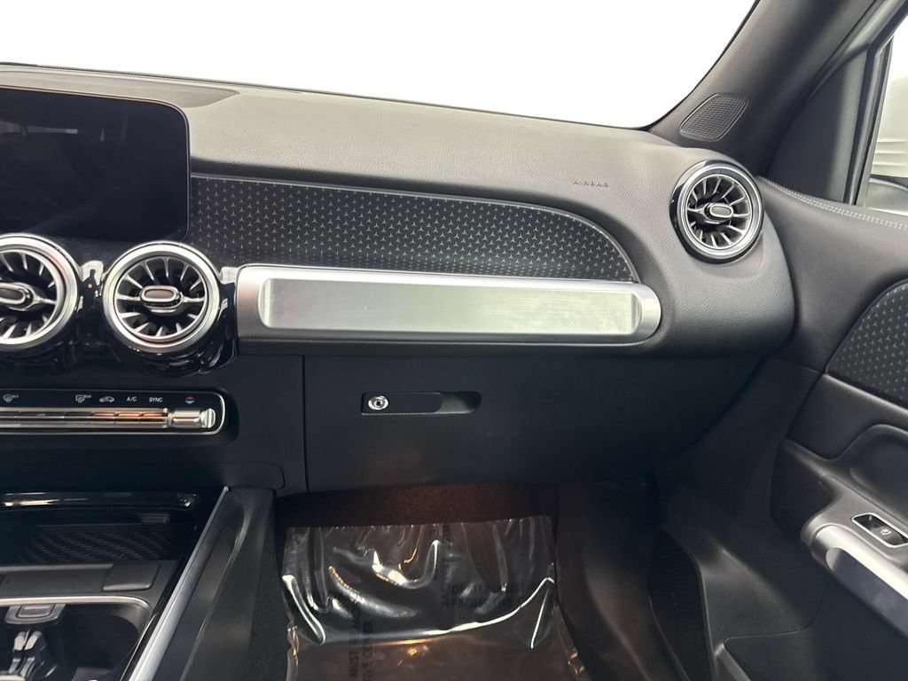 Used 2025 Mercedes-Benz GLB 250 w/ Exclusive Package image 56