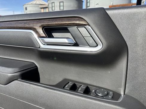 Used 2025 GMC Sierra 1500 Elevation image 23