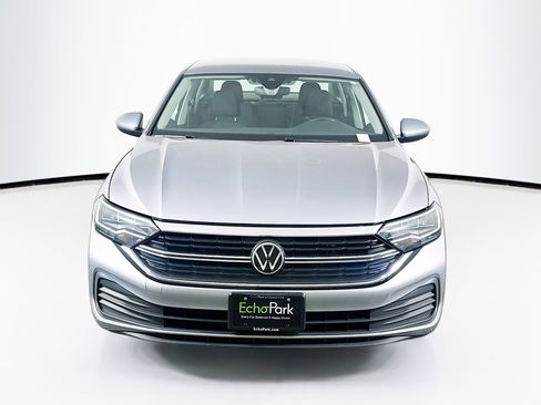 Used 2024 Volkswagen Jetta S image 2