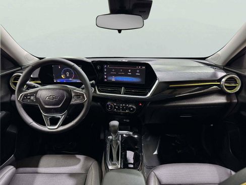 Used 2025 Chevrolet Trax ACTIV w/ Driver Confidence Package FWD image 42