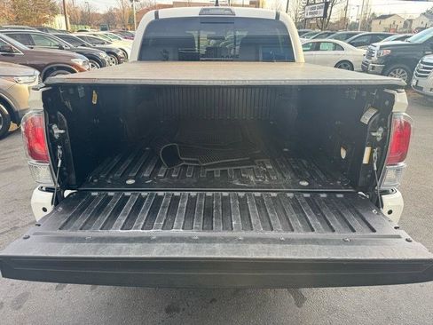 Used 2021 Toyota Tacoma TRD Off-Road w/ Technology Package image 7