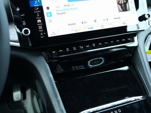 New 2026 Jeep Grand Cherokee Altitude AWD/4WD image 21