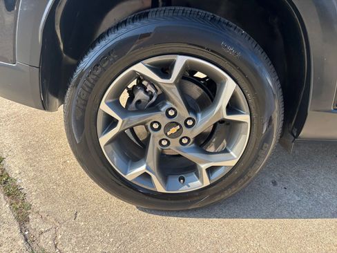 Used 2025 Chevrolet Trax LT image 29