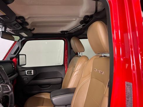 Used 2022 Jeep Wrangler Unlimited Sahara 4xe image 24