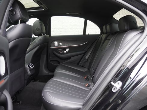 Used 2020 Mercedes-Benz E 350 Sedan image 28
