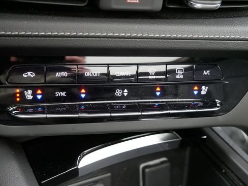 Used 2023 Buick Envision Avenir AWD/4WD image 27