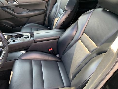 Used 2021 Nissan Rogue SV w/ Premium Package AWD/4WD image 16