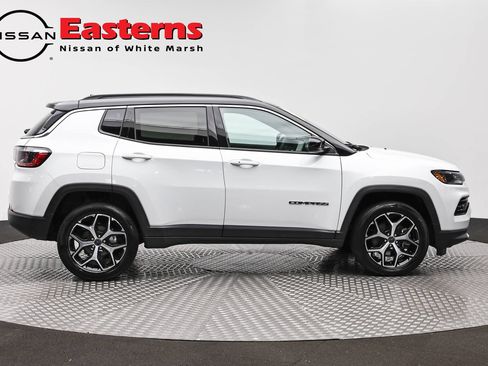 Used 2025 Jeep Compass Limited AWD/4WD image 4