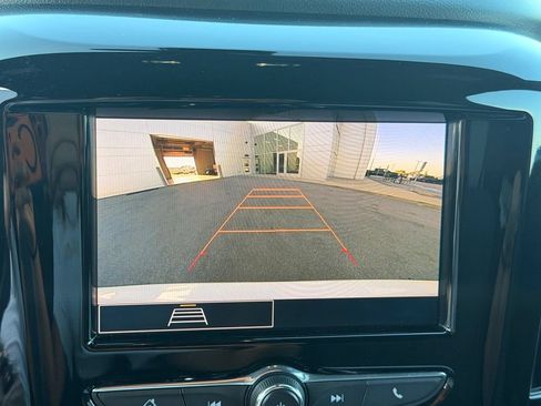 Used 2023 Chevrolet Traverse LT FWD image 22