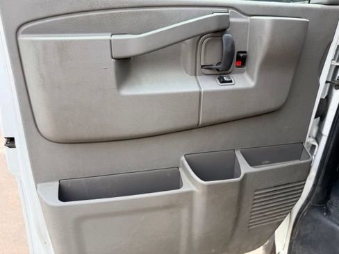 Used 2016 Chevrolet Express 2500 RWD image 13