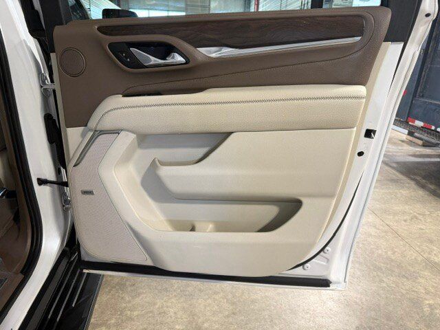 Used 2021 GMC Yukon XL Denali AWD/4WD image 14