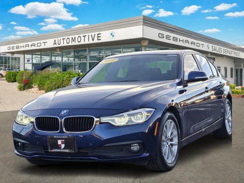 Used 2018 BMW 320i xDrive Sedan image 3
