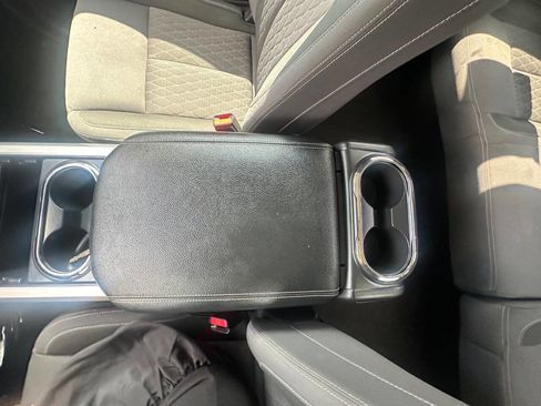 Used 2021 Nissan Titan SV w/ SV Convenience Package image 28