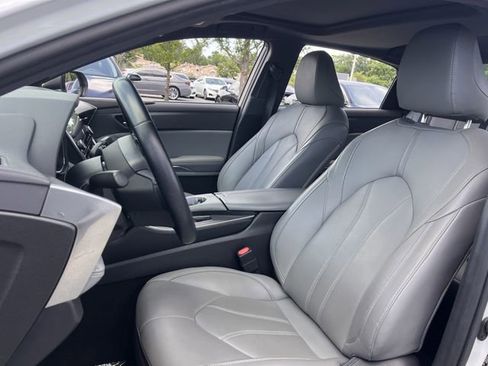 Used 2019 Toyota Avalon XLE w/ Moonroof Package FWD image 13