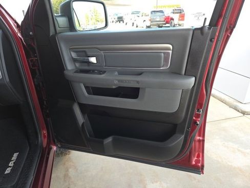 Used 2018 RAM 1500 Big Horn image 43