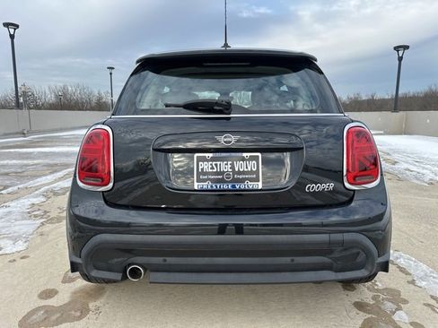 Used 2023 MINI Cooper 2-Door Hardtop image 6