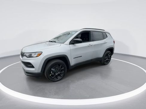 New 2026 Jeep Compass Latitude AWD/4WD image 4