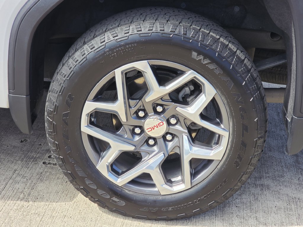 Used 2024 GMC Sierra 1500 SLT AWD/4WD image 8