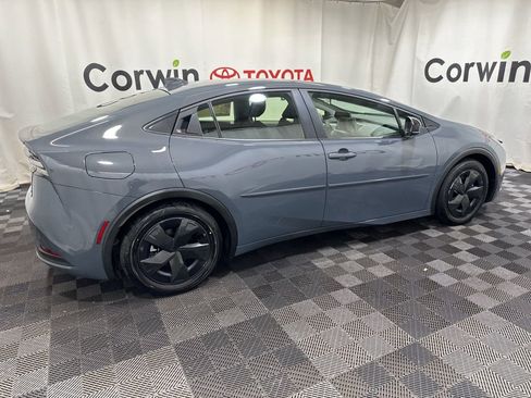 Used 2025 Toyota Prius Plug-In Hybrid image 8