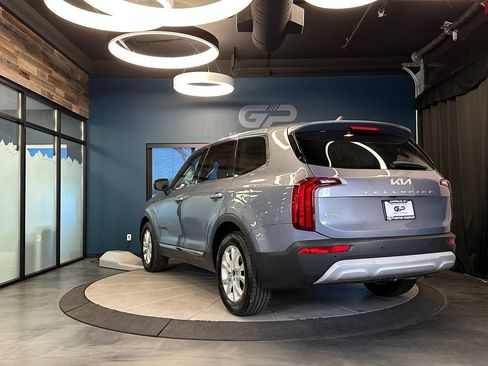 Used 2022 Kia Telluride LX AWD/4WD image 5