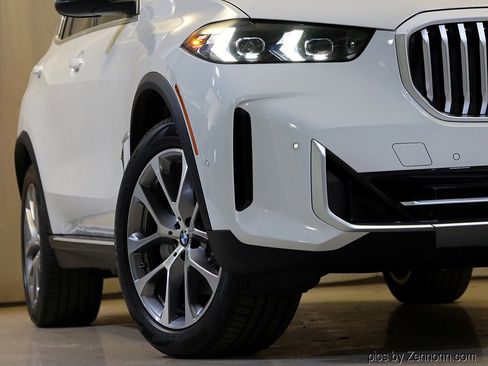 New 2026 BMW X5 xDrive40i w/ Premium Package image 4