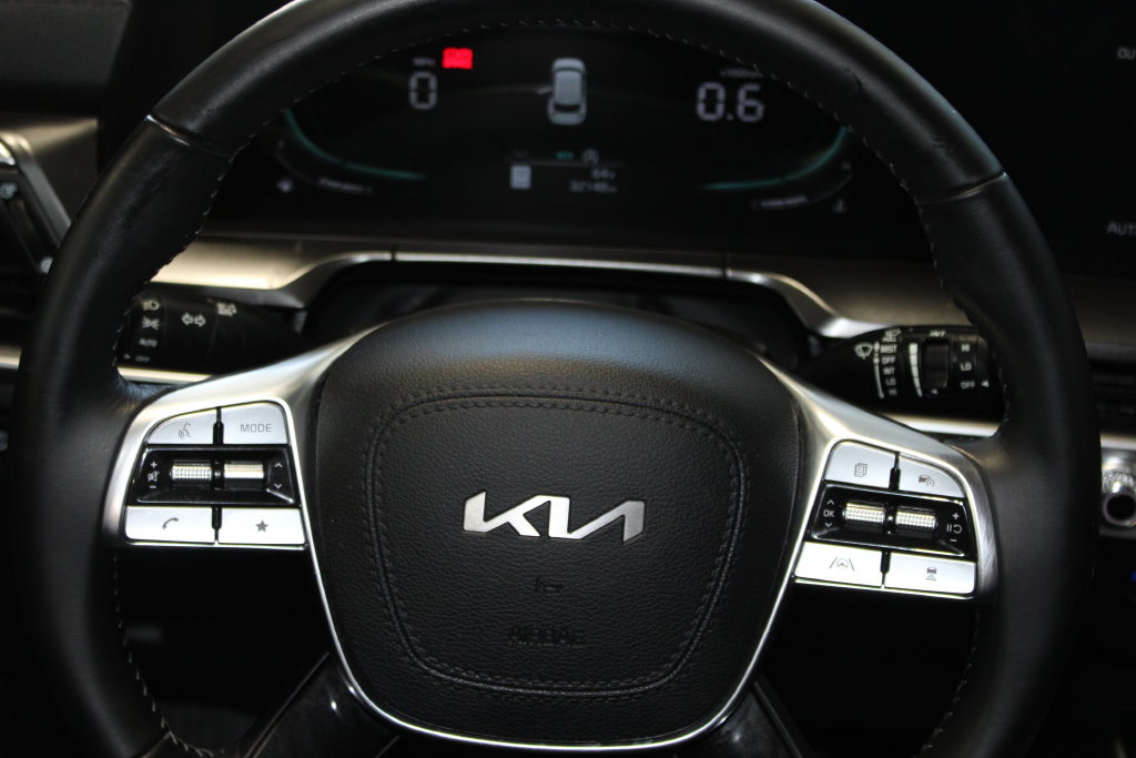 Used 2023 Kia Telluride S AWD/4WD image 13
