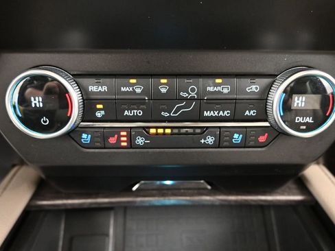 Used 2021 Ford Expedition Limited image 21