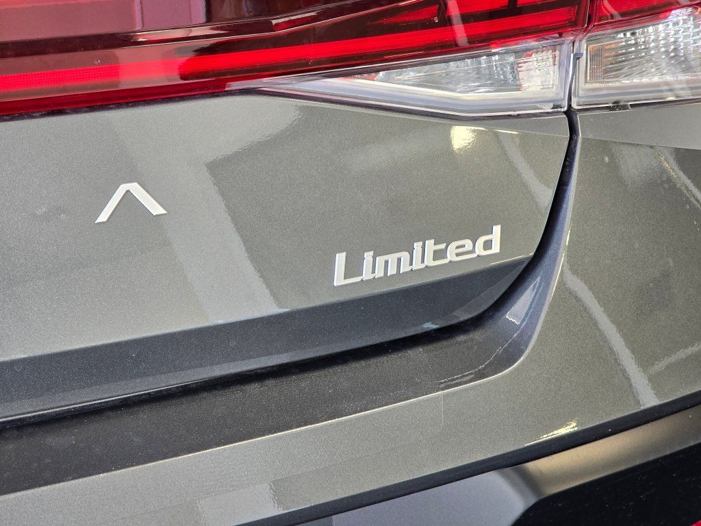 New 2026 Hyundai Elantra Limited FWD image 15