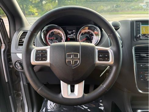 Used 2018 Dodge Grand Caravan GT FWD image 16