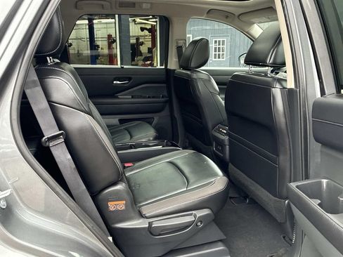 Certified 2024 Nissan Pathfinder SL w/ SL Premium Package AWD/4WD image 10
