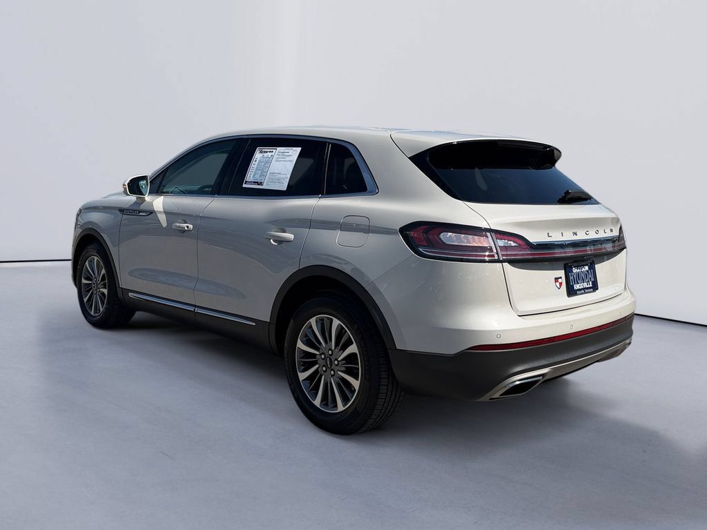 Used 2022 Lincoln Nautilus AWD w/ Premium Package image 5