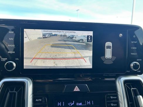 Certified 2021 Kia Sorento SX image 18