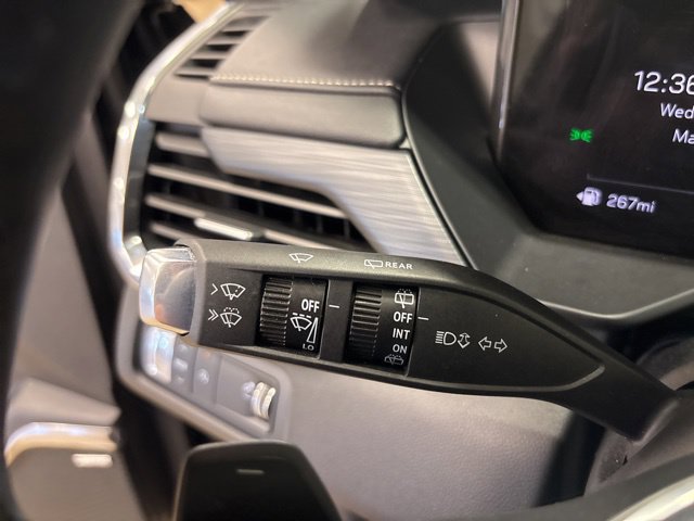 Used 2026 GMC Acadia Elevation w/ Elevation Premium Package FWD image 34