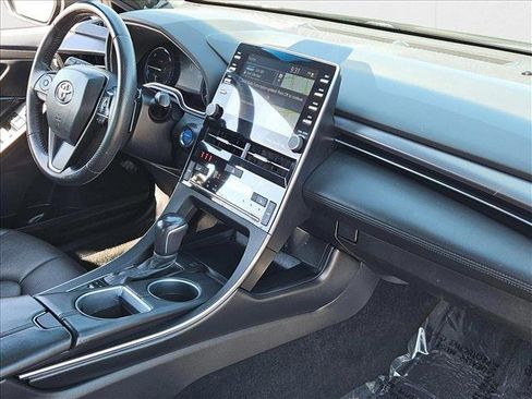 Used 2022 Toyota Avalon XSE image 23