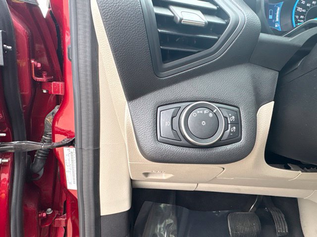 Used 2017 Ford C-MAX Titanium w/ Equipment Group 301A FWD image 19
