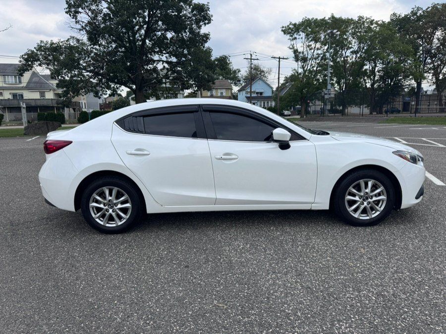 Used 2016 MAZDA MAZDA3 i Touring w/ Popular Equipment Package FWD image 8