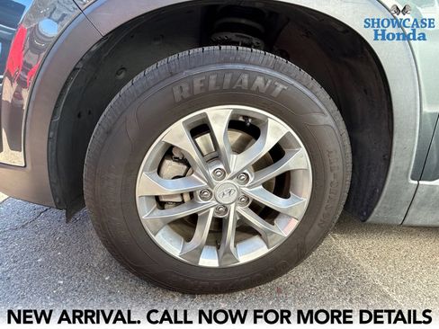 Used 2020 Hyundai Santa Fe SE AWD/4WD image 9